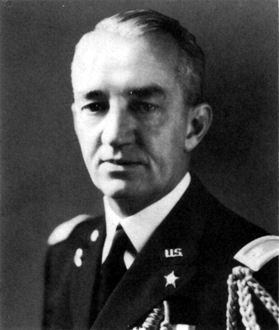 Portrait de Robert Lawrence Eichelberger